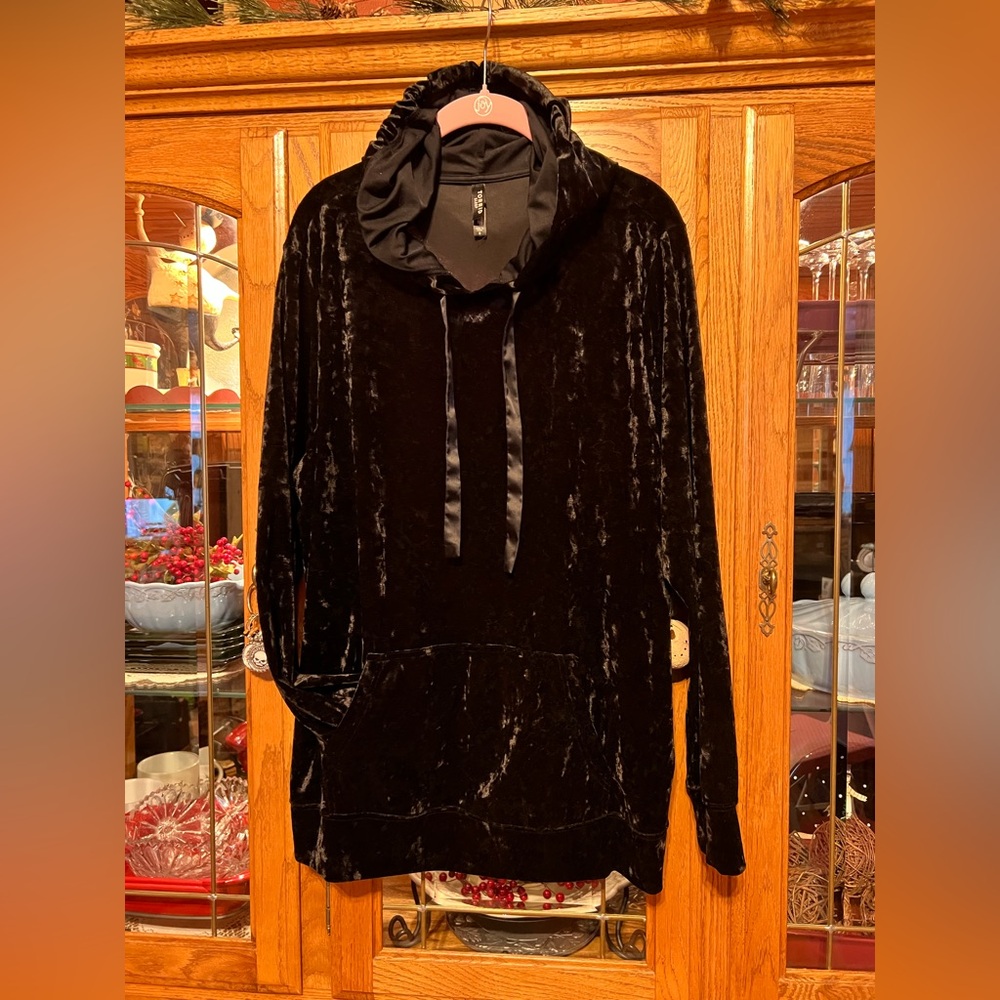 Torrid Black Crushed Velour Pullover Lounge Hoodie Size 2 🖤 - Picture 3 of 11